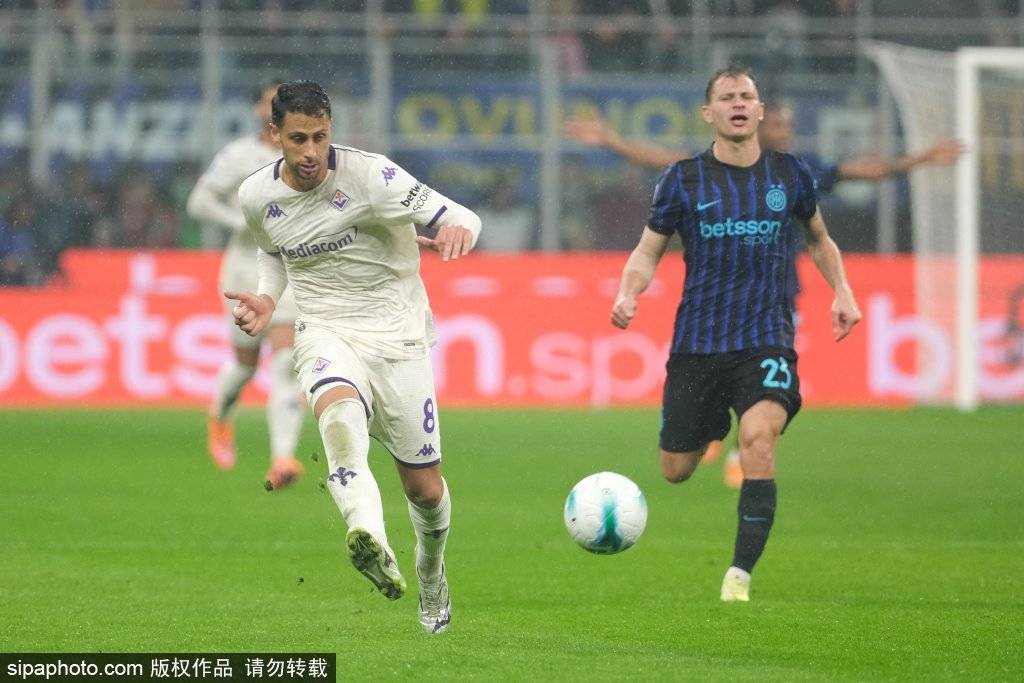 图拉姆即将复出!国米前锋因伤缺阵一个月后重返训练场,能否在周日复出?